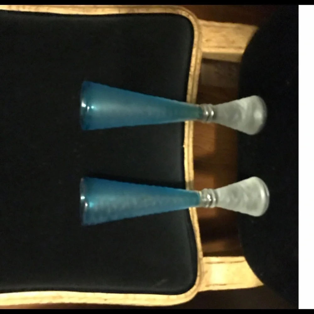 2 New Italian Glass Champagne Flute Blue Clear 9 3/4” Tall - Picture 4 of 16